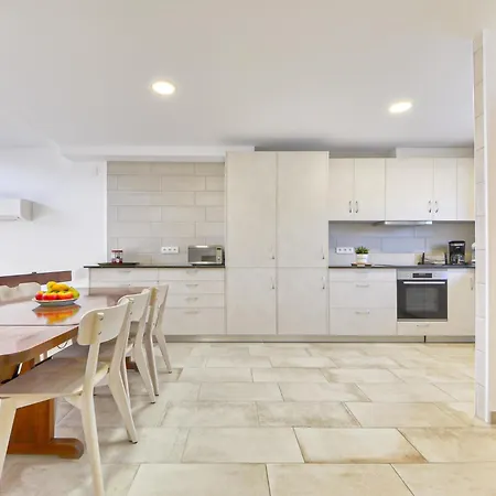 Holiday Port Emporda 83 Holiday home Empuriabrava
