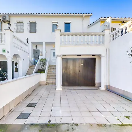 Port Emporda By Interhome